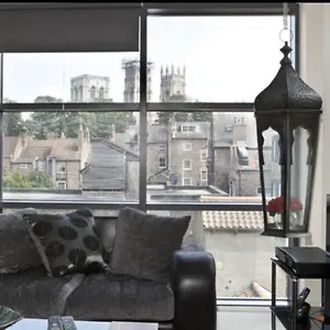 churchill-apartments.yorkshirehotels.net/