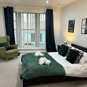 apt-in-the-heart-of-city-centre-cardiff.cardiffhotelswales.com/
